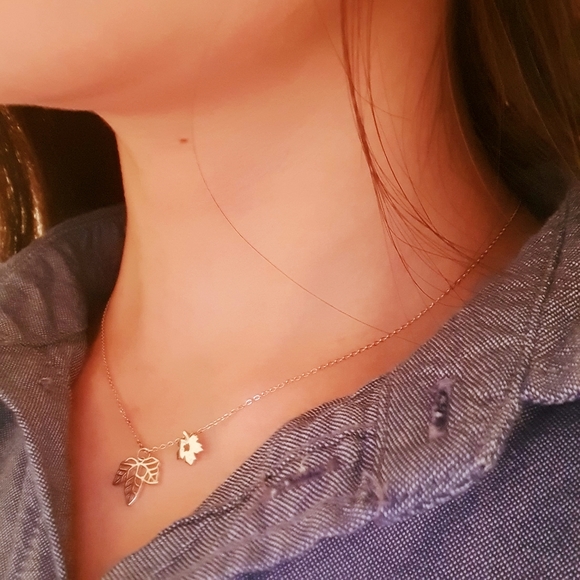 925 Sterling Silver Maple Leaf Pendant Necklace - Picture 3 of 5